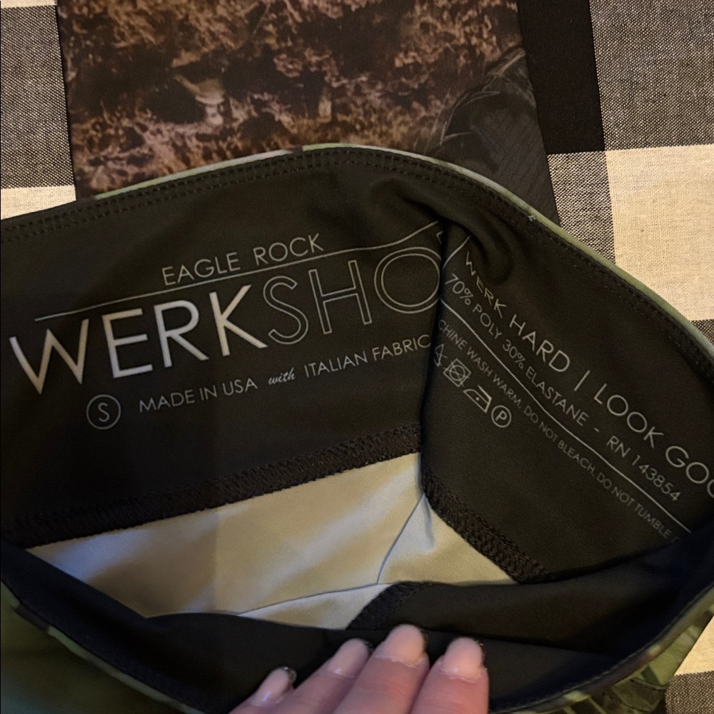 Eagle Rock Werkshop yoga leggings black cat jungle small - Picture 3 of 5